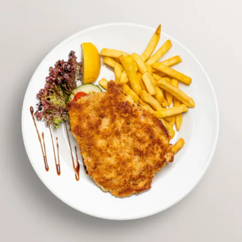 Cordon bleu with crisp French fries